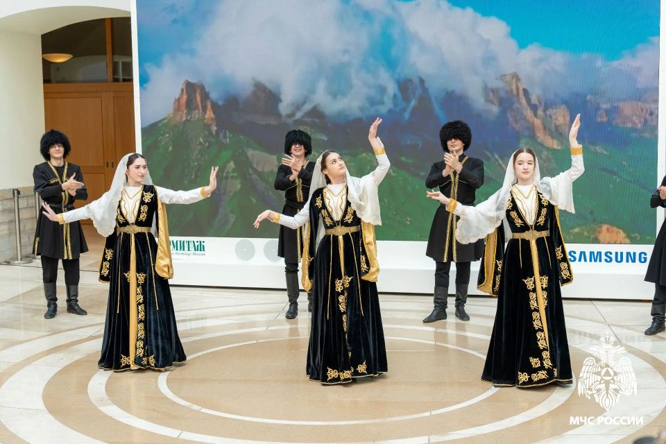 В Государственном Эрмитаже прошла историко-патриотическая конференция в честь 120-летия Санкт-Петербургского университета ГПС МЧС России В Государственном Эрмитаже прошла историко-патриотическая конференция в честь 120-летия Санкт-Петербургского университета ГПС МЧС России