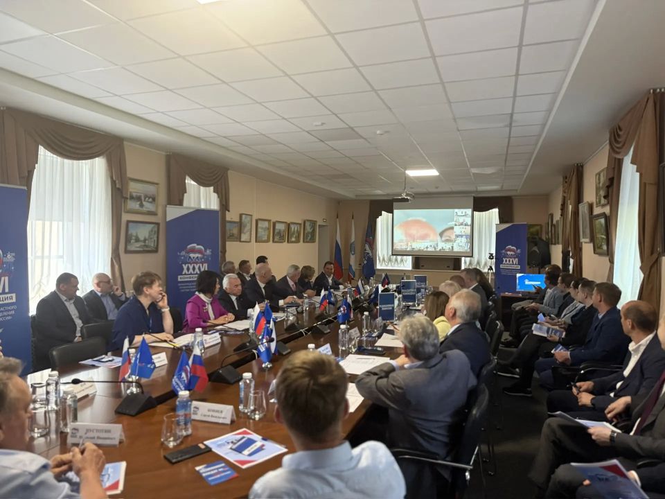 Прошла 36-я конференция Ленинградского отделения «Единой России» Прошла 36-я конференция Ленинградского отделения «Единой России»