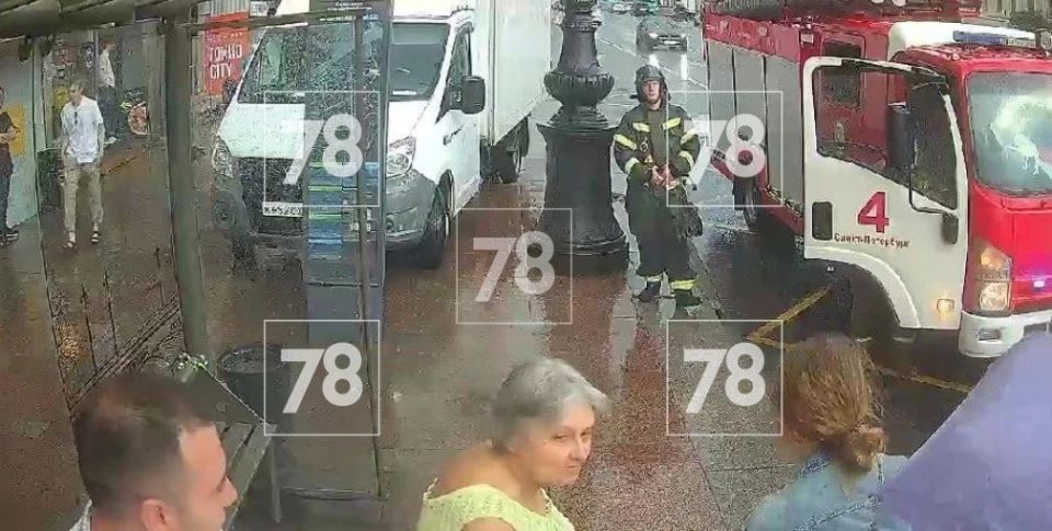 Спецтехника прибыла на Невский проспект Спецтехника прибыла на Невский проспект