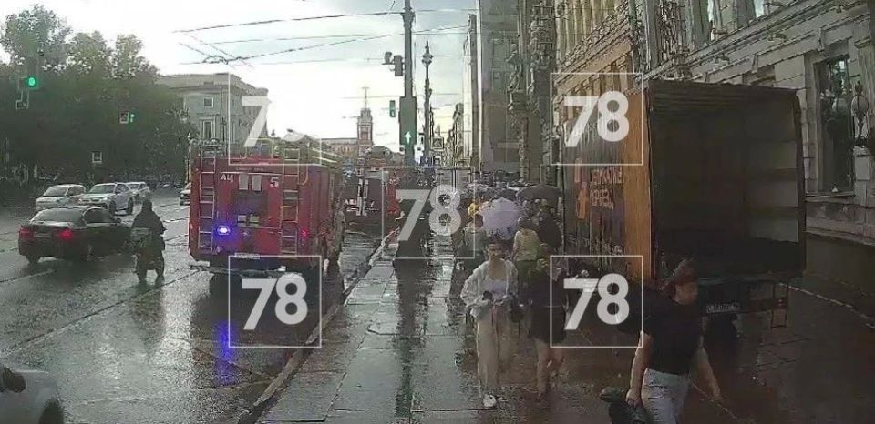 Спецтехника прибыла на Невский проспект