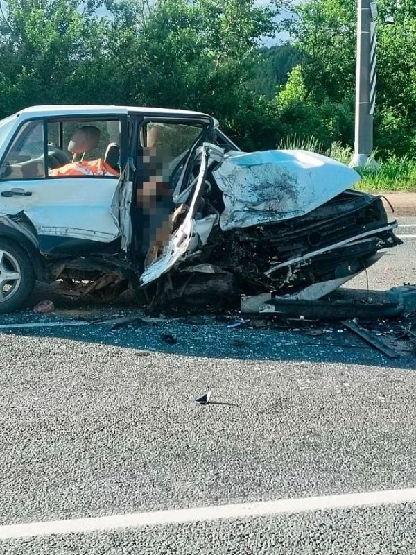 Два человека погибли в аварии в Волосовском районе Ленобласти Два человека погибли в аварии в Волосовском районе Ленобласти