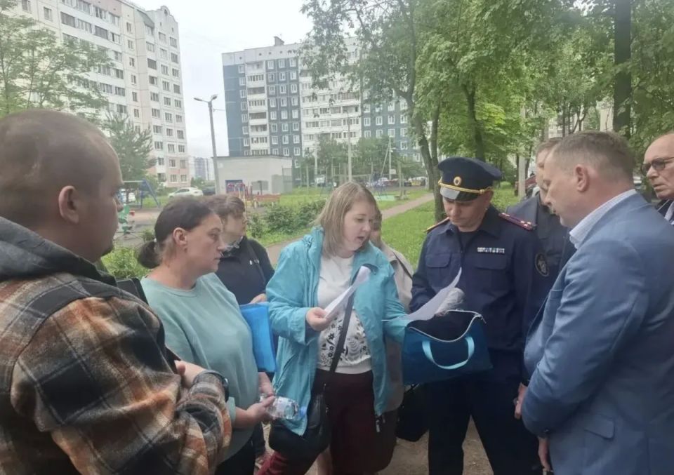 Исполняющий обязанности руководителя ГСУ СК России по городу Санкт-Петербургу провел выездной прием в Красносельском районе Исполняющий обязанности руководителя ГСУ СК России по городу Санкт-Петербургу провел выездной прием в Красносельском районе