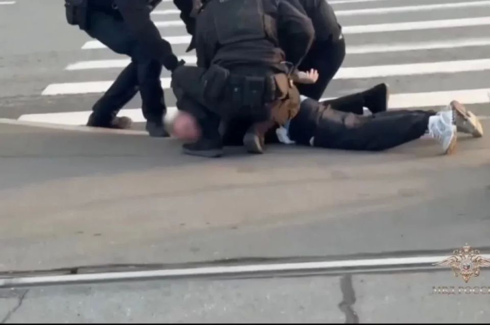 В Петербурге пятерых человек задержали за махинации на 212 млн рублей