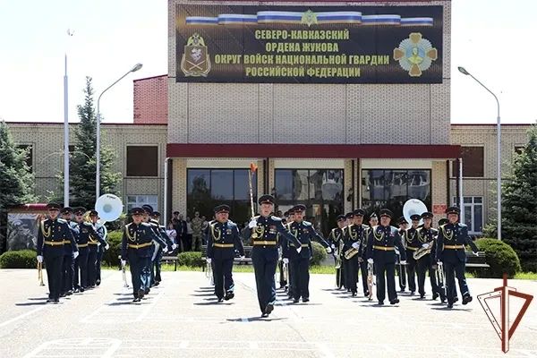 Смотр-конкурс военных оркестров Росгвардии стартовал на Северном Кавказе В Пятигорске на плацу отдельного батальона охраны и обеспечения Северо-Кавказского ордена Жукова округа Росгвардии состоялось открытие смотра-конкурса...