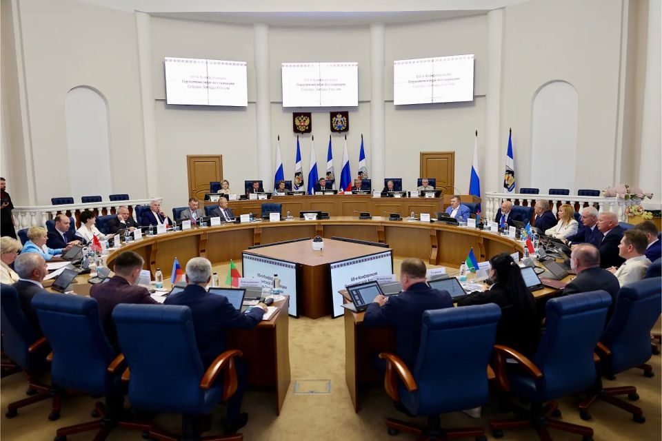 Депутаты приняли участие в мероприятиях ПАСЗР в Великом Новгороде