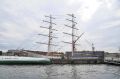 В Петербург для праздника "Алые паруса" прибыл бриг "Россия"