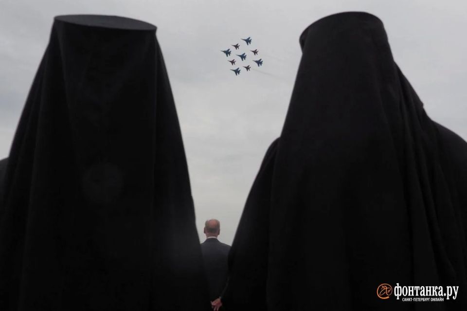 В День России группы истребителей пролетят над Петербургом дважды