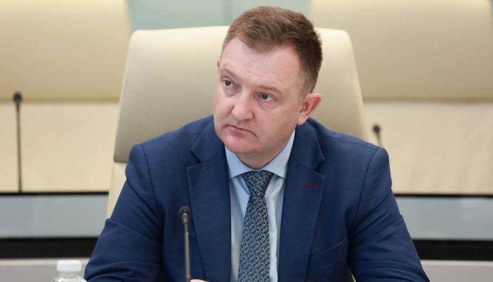 Дмитрий Чернышенко: Школьники и выпускники Соловецкой школы смогут поехать в «Артек» и на «Алые паруса» в Санкт-Петербург Дмитрий Чернышенко: Школьники и выпускники Соловецкой школы смогут поехать в «Артек» и на «Алые паруса» в Санкт-Петербург