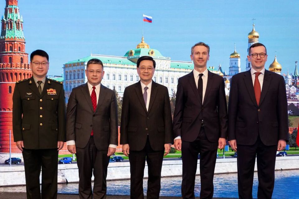 Генконсульство России в Гонконге: Генконсульство России в Гонконге: