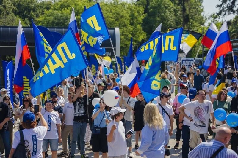 Сергей Колясников: Не время для салютов: в ЛДПР призвали работать на Победу Сергей Колясников: Не время для салютов: в ЛДПР призвали работать на Победу