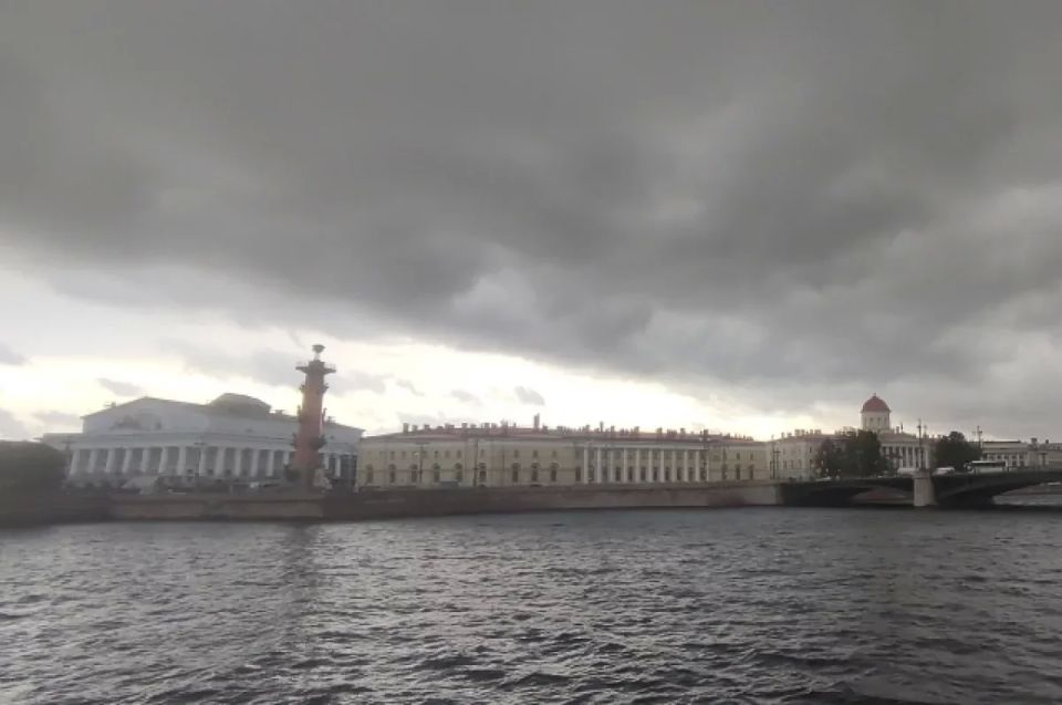 Петербуржцев ожидают июньские грозы и ливни