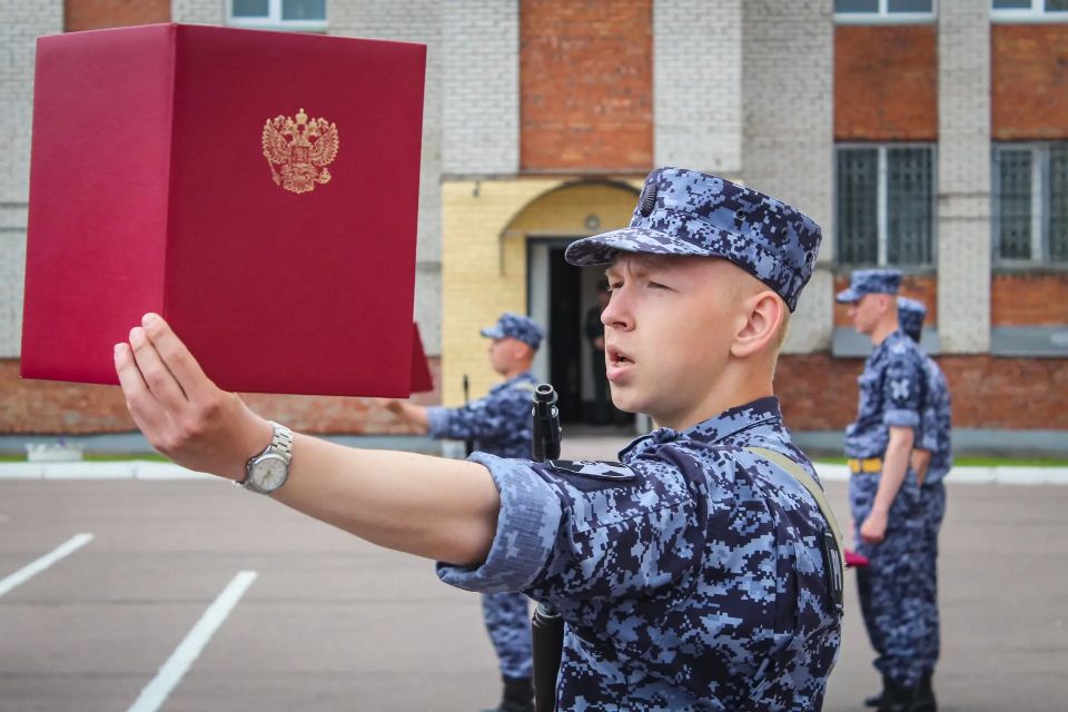 Поздравляем с принятием Военной присяги военнослужащих специального моторизованного Измайловского полка Северо-Западного округа Росгвардии, призванных из Санкт-Петербурга и Архангельской области! Поздравляем с принятием Военной присяги военнослужащих специального моторизованного Измайловского полка Северо-Западного округа Росгвардии, призванных из Санкт-Петербурга и Архангельской области!