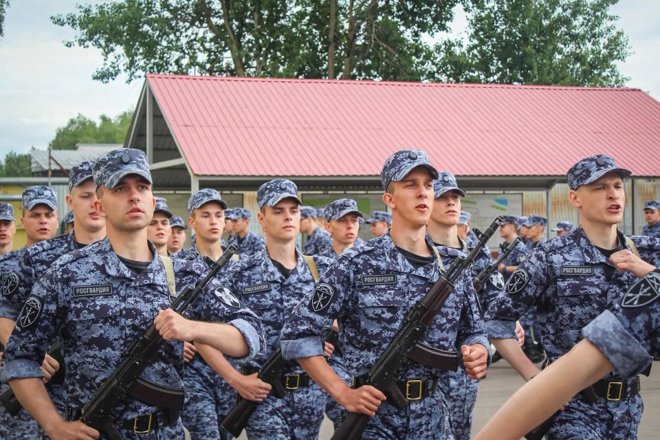 Поздравляем с принятием Военной присяги военнослужащих специального моторизованного Измайловского полка Северо-Западного округа Росгвардии, призванных из Санкт-Петербурга и Архангельской области! Поздравляем с принятием Военной присяги военнослужащих специального моторизованного Измайловского полка Северо-Западного округа Росгвардии, призванных из Санкт-Петербурга и Архангельской области!