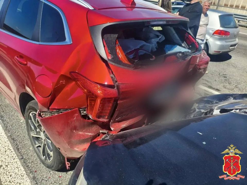 Полиция проводит проверку по факту массового ДТП на КАД в Красногвардейском районе