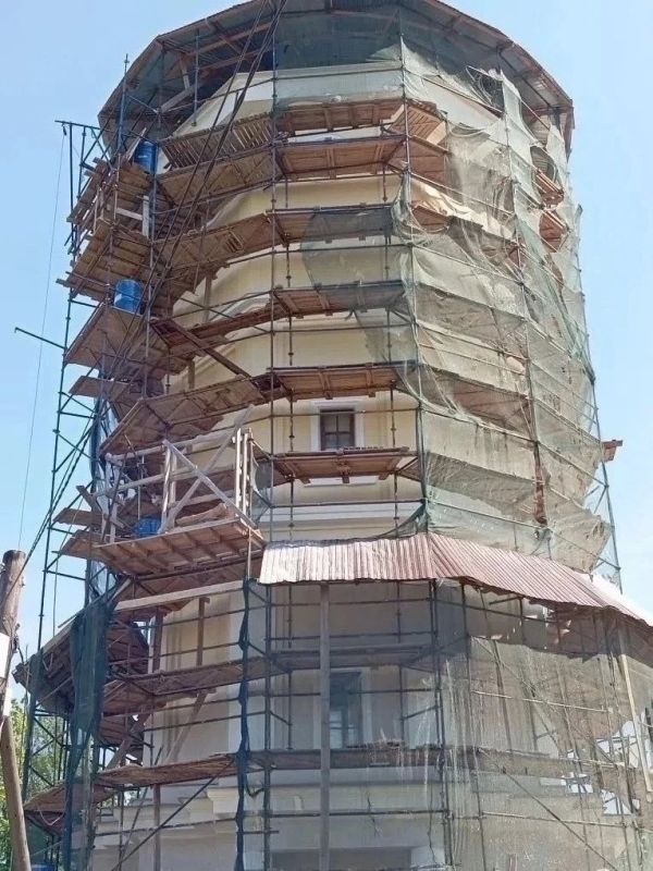 В Приоратском парке завершается реставрация Водонапорной башни