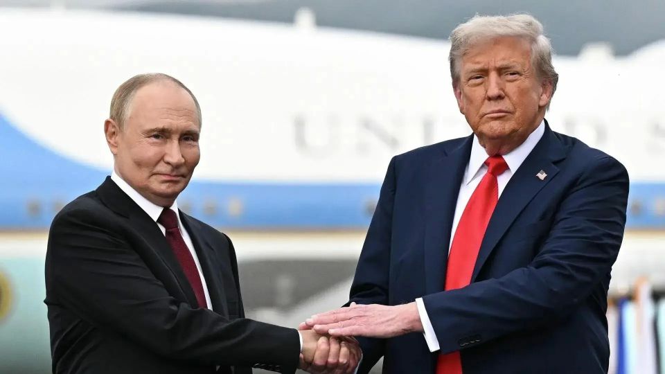 Михаил Онуфриенко: Президент РФ поздравил президента США с юбилеем и предупредил, что никакие попытки его киевской шестёрки наносить удары по мирной инфраструктуре в РФ не изменят ситуацию на поле боя