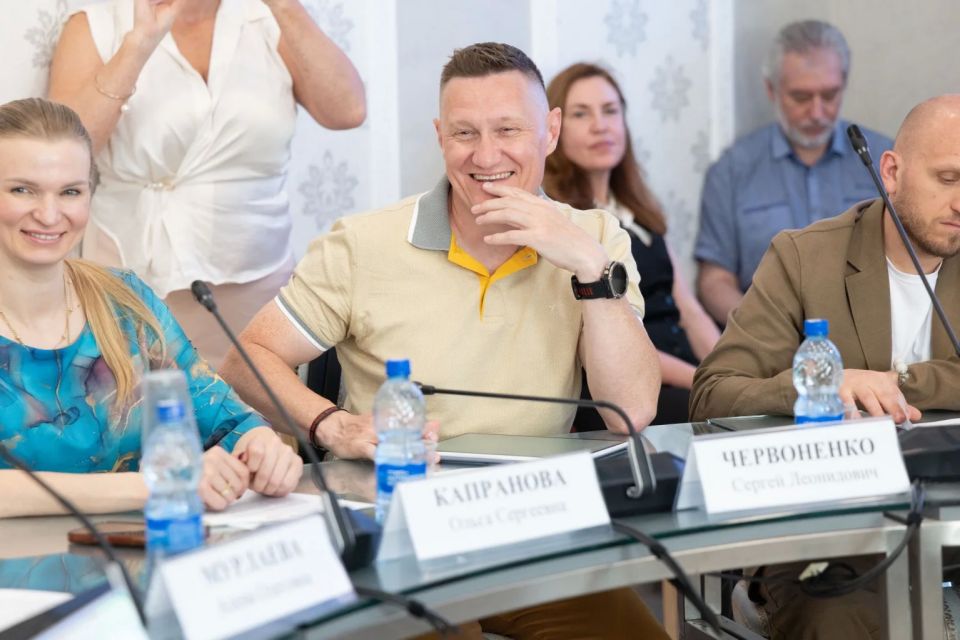 Спорт + традиционные ценности: лучшие оздоровительные практики из регионов представили в ОП РФ Спорт + традиционные ценности: лучшие оздоровительные практики из регионов представили в ОП РФ