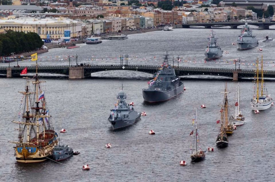 В Санкт-Петербурге вновь отменили главный военно-морской парад, который с 2017 года проходил в Северной столице в День ВМФ
