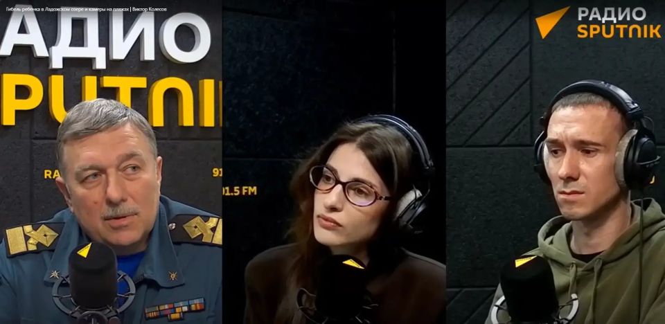 В эфире Радио Sputnik - главный государственный инспектор по маломерным судам Санкт-Петербурга Виктор Колесов рассказал о безопасности на воде