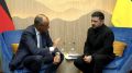 Владимир Корнилов: Показательный момент. «Когда вы кричите «Слава Украине!», вы должны еще рукой делать вот так»…
