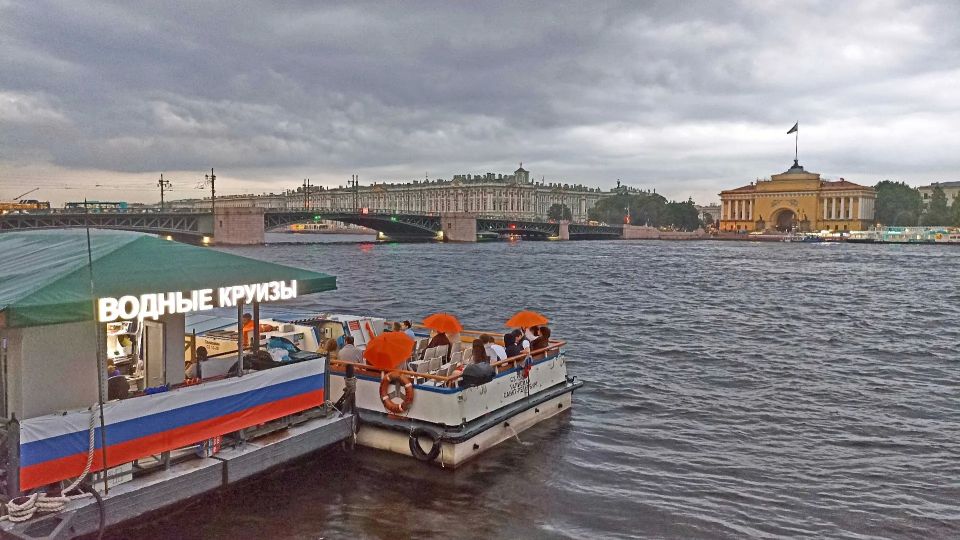 Не забываем зонтики! В Петербурге снова дождички, переходящие в ливни
