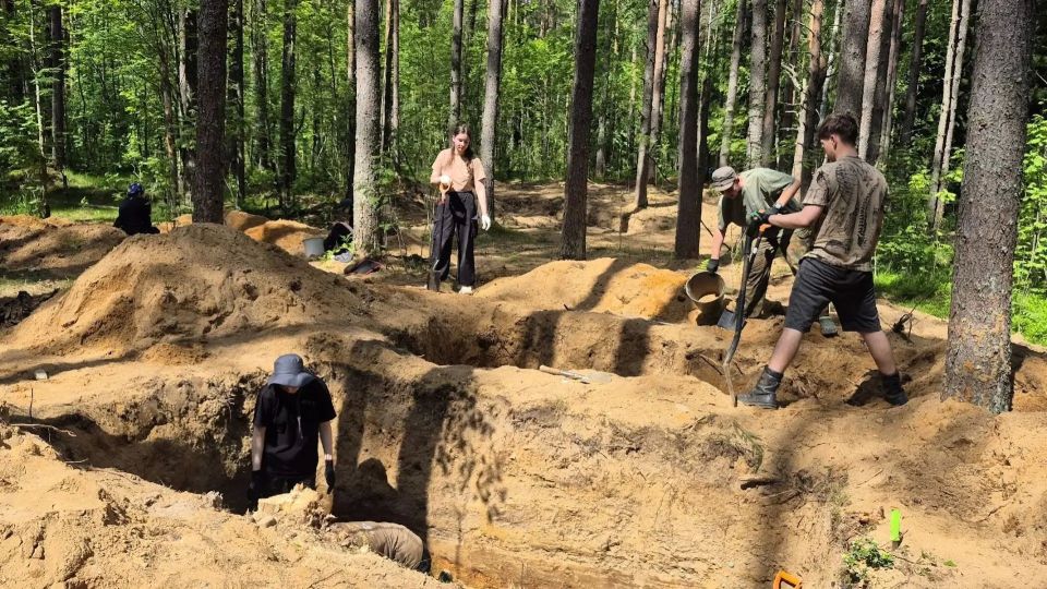 Поисковики обнаружили в Ленобласти останки 40 павших защитников Поисковики обнаружили в Ленобласти останки 40 павших защитников