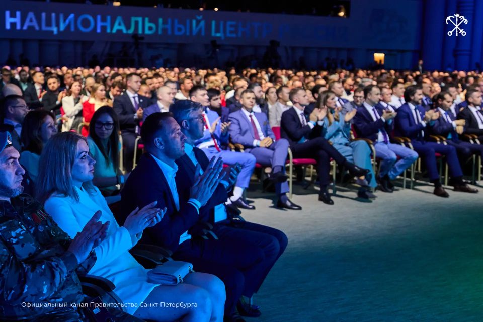 14 петербуржцев стали победителями шестого сезона конкурса управленцев «Лидеры России» 14 петербуржцев стали победителями шестого сезона конкурса управленцев «Лидеры России»