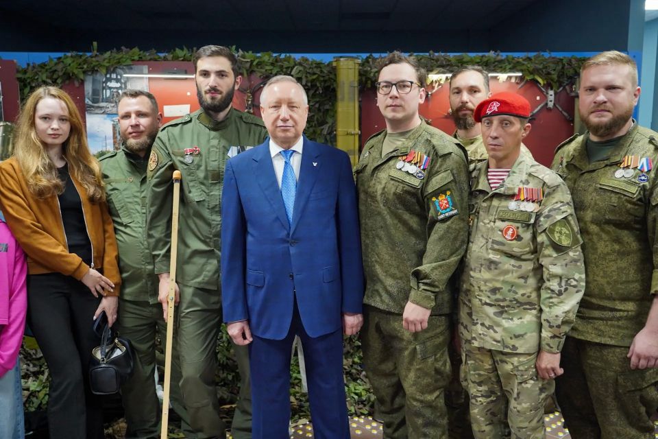 Александр Беглов: В Молодёжном центре на Богатырском проспекте открылась выставка достижений Приморского района Александр Беглов: В Молодёжном центре на Богатырском проспекте открылась выставка достижений Приморского района
