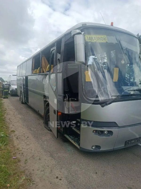Два майора: ВСУ ударили под Брянском по автобусу с детской футбольной командой из Беларуси Два майора: ВСУ ударили под Брянском по автобусу с детской футбольной командой из Беларуси