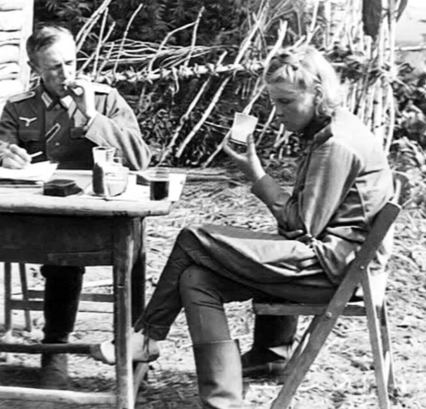 Андрей Медведев: На немецких фотографиях лётчик-истребитель, гвардии младший лейтенант Клавдия Михайловна Блинова, на допросе в 216-й пехотной дивизии Вермахта Андрей Медведев: На немецких фотографиях лётчик-истребитель, гвардии младший лейтенант Клавдия Михайловна Блинова, на допросе в 216-й пехотной дивизии Вермахта