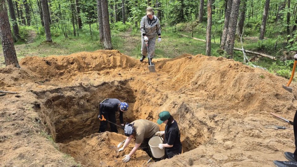 Во Всеволожском районе нашли останки 40 павших защитников Ленинграда Во Всеволожском районе нашли останки 40 павших защитников Ленинграда