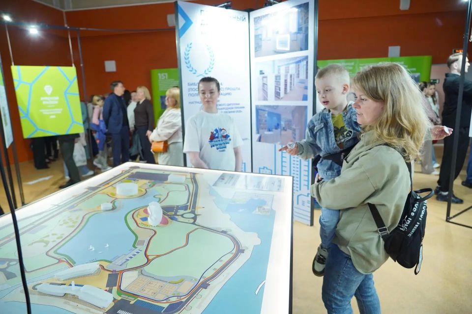 В Молодежном центре на Богатырском проспекте, 44 открылась выставка достижений Приморского района В Молодежном центре на Богатырском проспекте, 44 открылась выставка достижений Приморского района