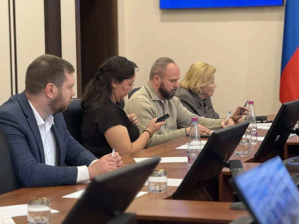Представители семи региональных отделений политических партий приняли участие в организованном Избирательной комиссией Ленинградской области совещании, посвященном практическим аспектам подготовки и проведения выборов... Представители семи региональных отделений политических партий приняли участие в организованном Избирательной комиссией Ленинградской области совещании, посвященном практическим аспектам подготовки и проведения выборов...