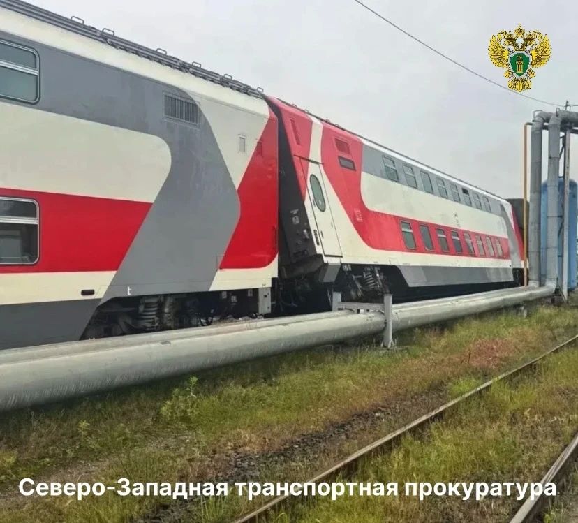 Вагон поезда сошёл при маневровых работах