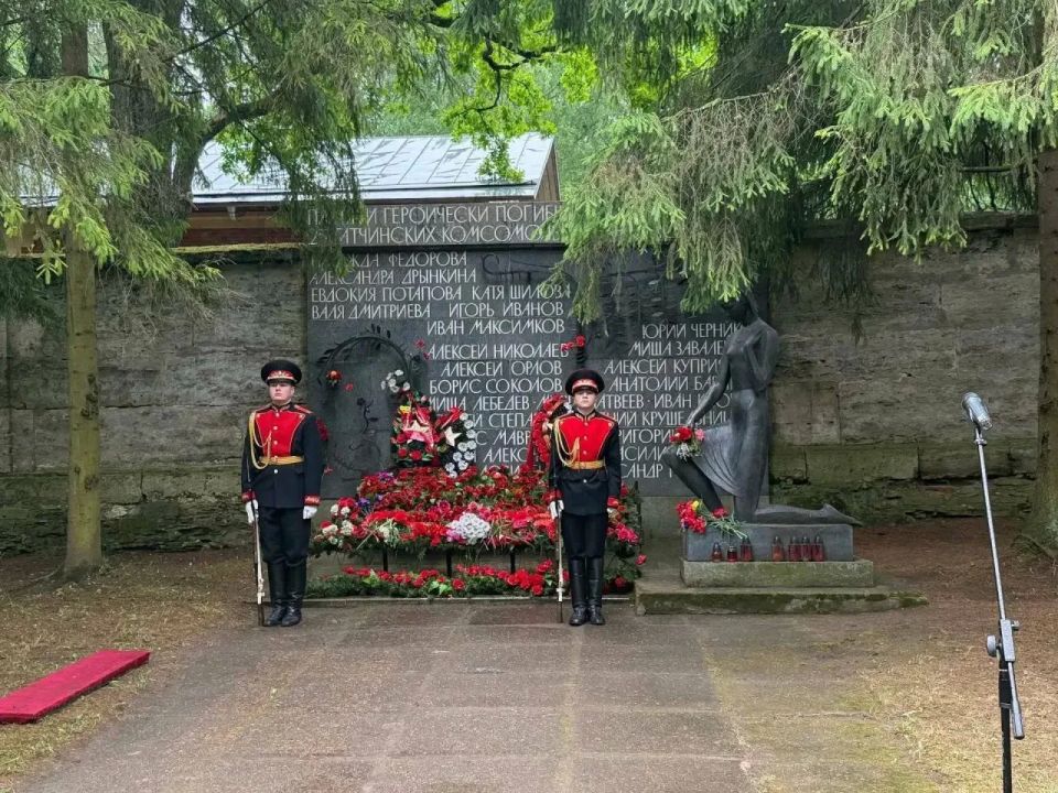 В Гатчине предали земле останки красноармейцев и мирных жителей, погибших в годы Войны