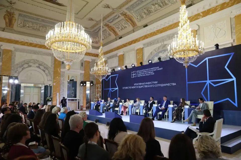 В Санкт-Петербурге обсудили межкультурный диалог и развитие креативных индустрий В Санкт-Петербурге обсудили межкультурный диалог и развитие креативных индустрий