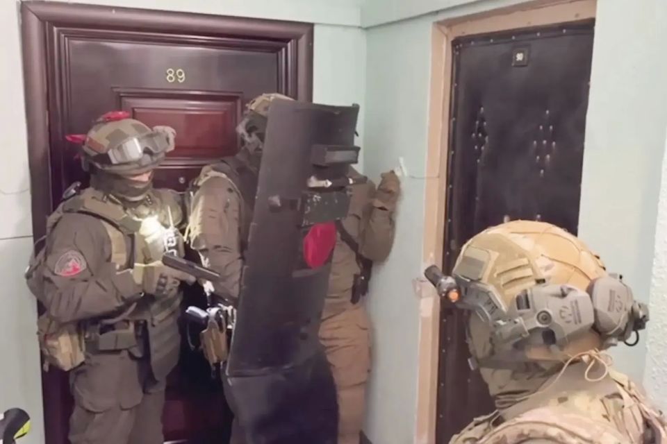 Подозреваемые в организации экстремистского сообщества задержаны при содействии Росгвардии в Санкт-Петербурге