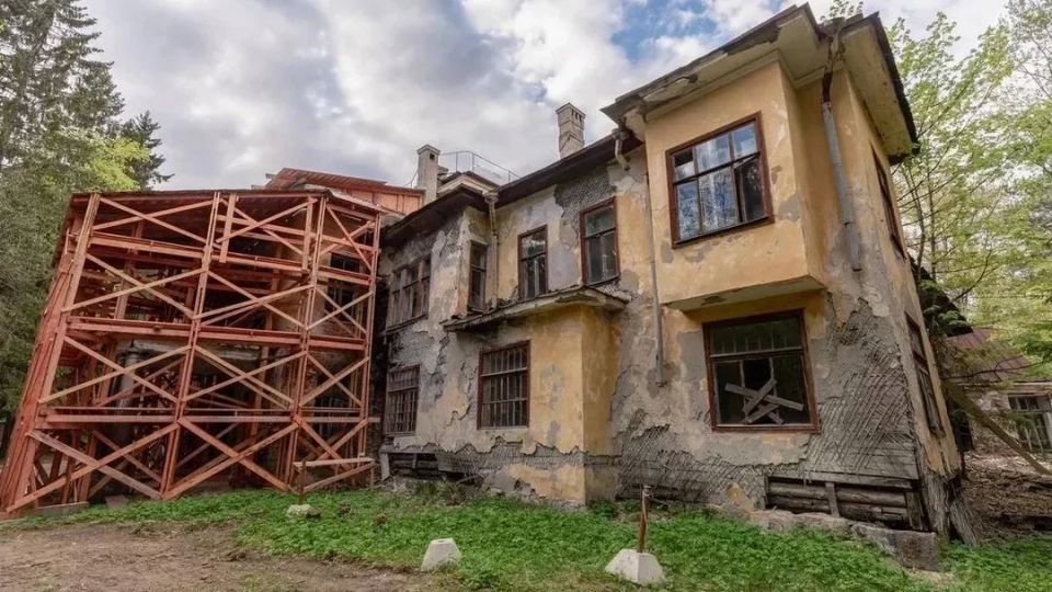 Дачу Фаберже продали на торгах за 102,6 млн рублей