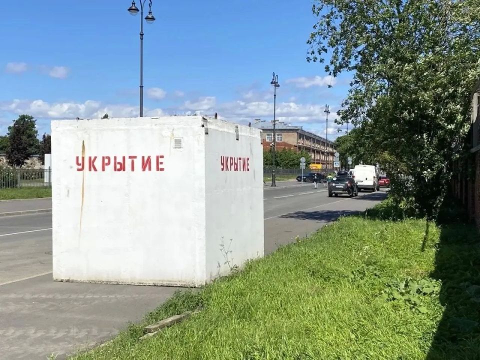 В Кронштадте устанавливают бетонные укрытия от БПЛА В Кронштадте устанавливают бетонные укрытия от БПЛА