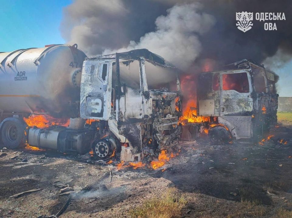 «В эту игру можно играть вдвоём»: российские «Герани» уничтожили бензовозы ВСУ под Одессой «В эту игру можно играть вдвоём»: российские «Герани» уничтожили бензовозы ВСУ под Одессой