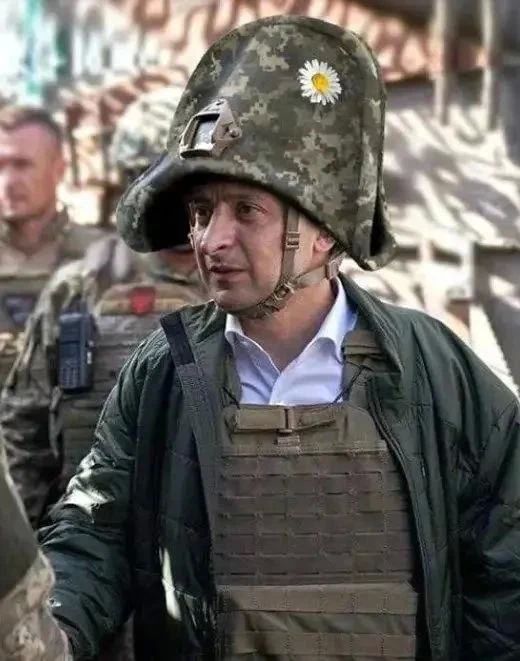 Михаил Онуфриенко: Просроченный наркоман:. "У Лукашенко есть неделя, чтобы убрать от границы технику, которая корректирует огонь по украинскому населению
