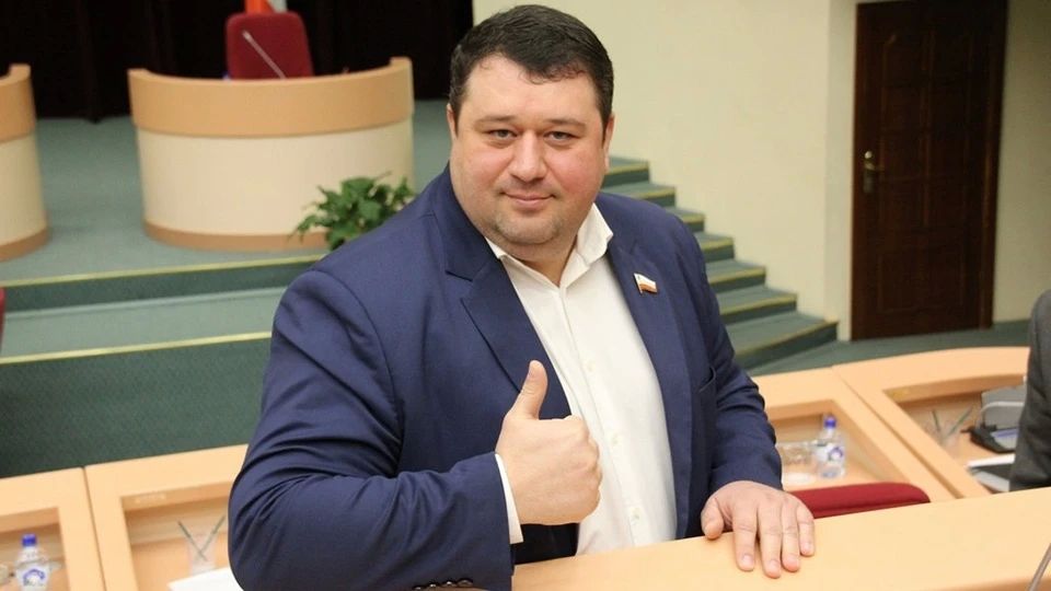 Сергей Мардан: Депутат Саратовской областной Думы Станислав Денисенко проинспектировал АЗС области на предмет наличия бензина