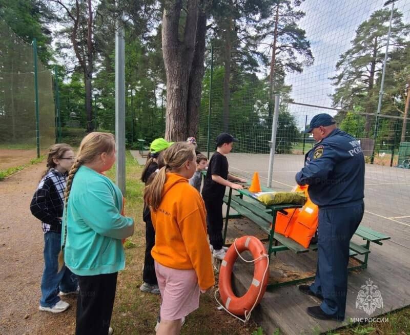 В Зеленогорском парке прошла Спартакиада юных пожарных и спасателей В Зеленогорском парке прошла Спартакиада юных пожарных и спасателей