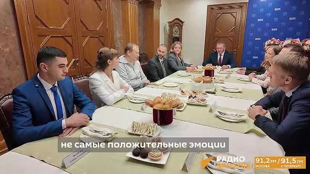 Александр Дрозденко поздравил врачей "медицинского десанта" с профессиональным праздником