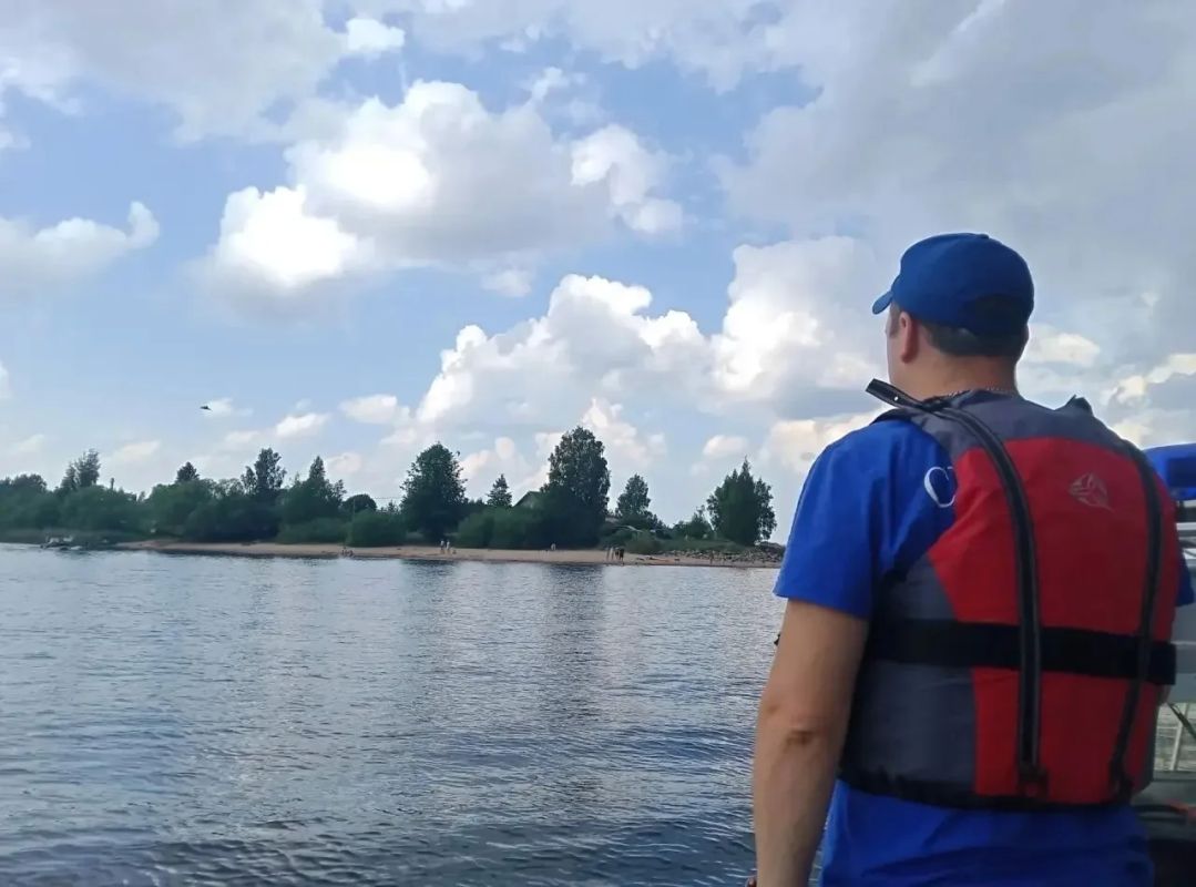 Аварийно-спасательная служба Ленобласти продолжает патрулирование водоемов Аварийно-спасательная служба Ленобласти продолжает патрулирование водоемов