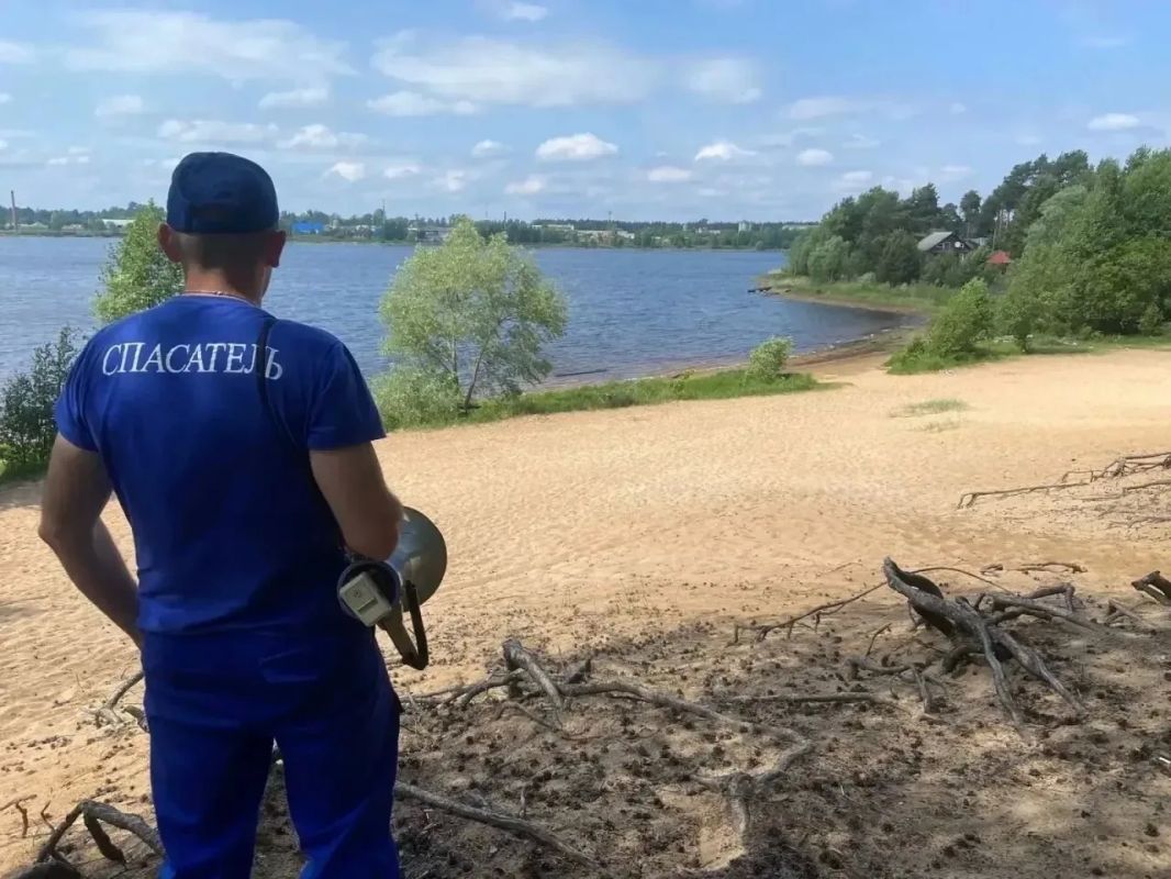 Аварийно-спасательная служба Ленобласти продолжает патрулирование водоемов Аварийно-спасательная служба Ленобласти продолжает патрулирование водоемов