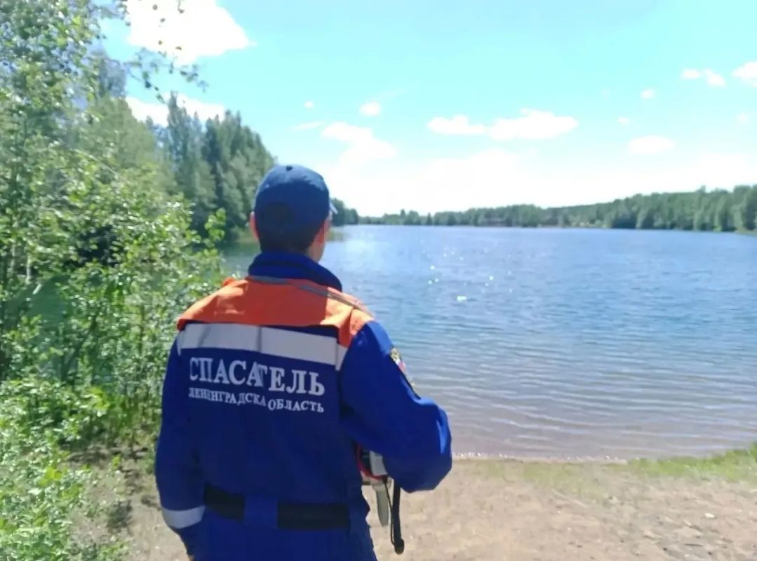 Аварийно-спасательная служба Ленобласти продолжает патрулирование водоемов Аварийно-спасательная служба Ленобласти продолжает патрулирование водоемов