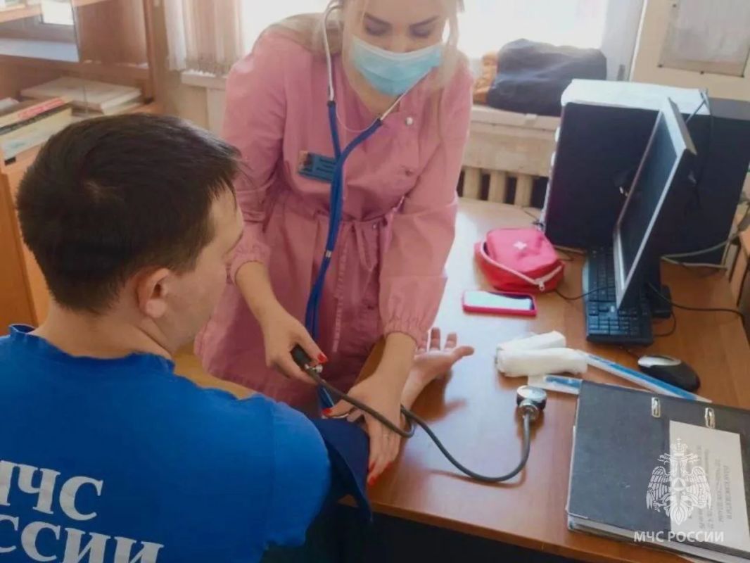 Почти 3 тысячи медицинских специалистов служат в МЧС России