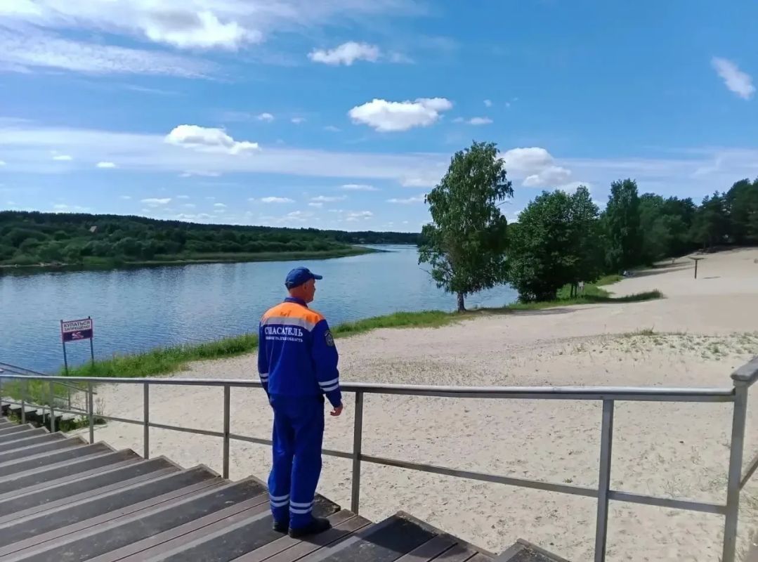 Аварийно-спасательная служба Ленобласти продолжает патрулирование водоемов Аварийно-спасательная служба Ленобласти продолжает патрулирование водоемов