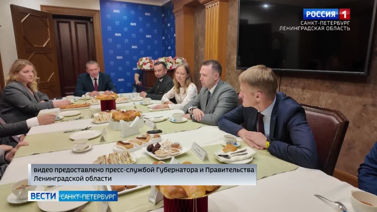 Александр Дрозденко встретился с врачами гуманитарного десанта